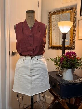 Vintage Forenza Sleeveless 100% Silk Button-Down Top in Mauve/Red